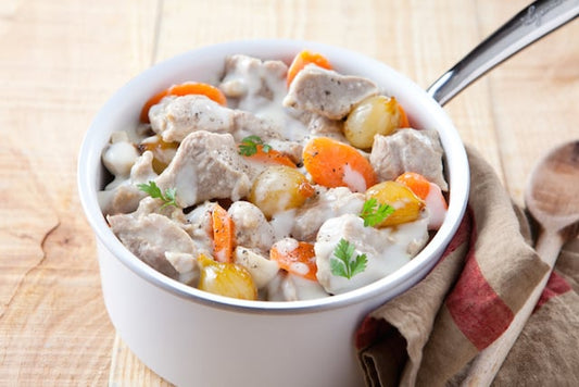 A table / Blanquette de veau à l'ancienne par L'atelier des Chefs